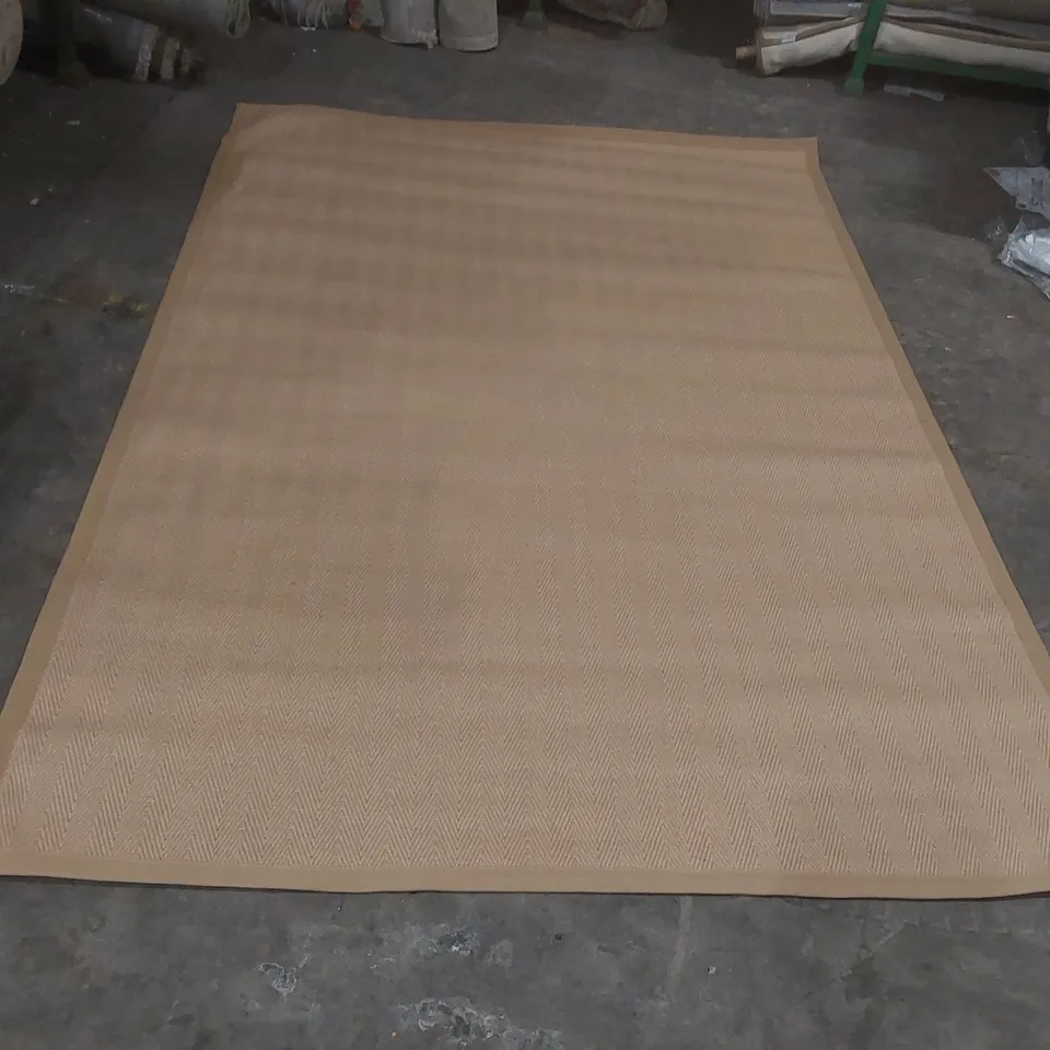 QUALITY DESIGNER RUG - APPROXIMATELY 290 x 200cm