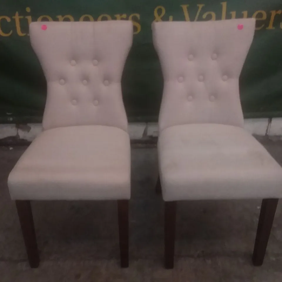 SET OF 2 BEWLEY OATMEAL FABRIC BUTTON BACK DINING CHAIR (DARK LEG)