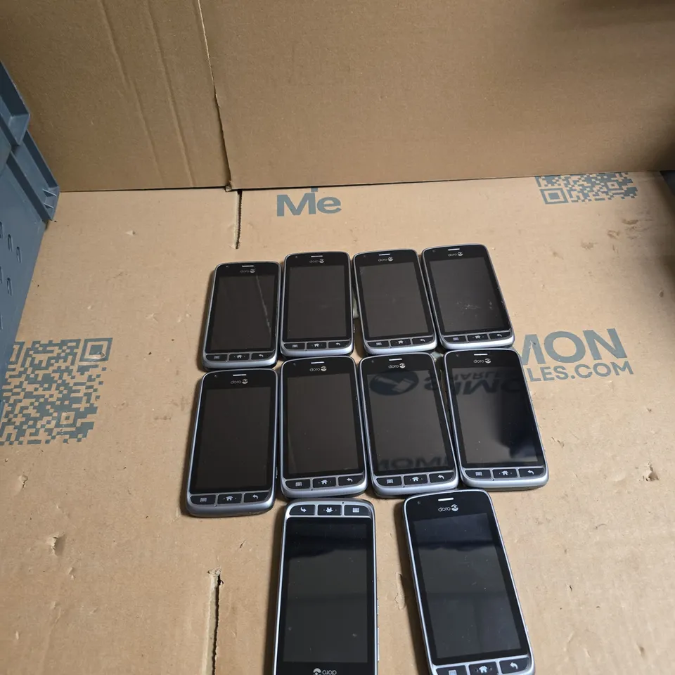 APPROXIMATELY 10 DORO AB LIBERTO MOBILE PHONES 