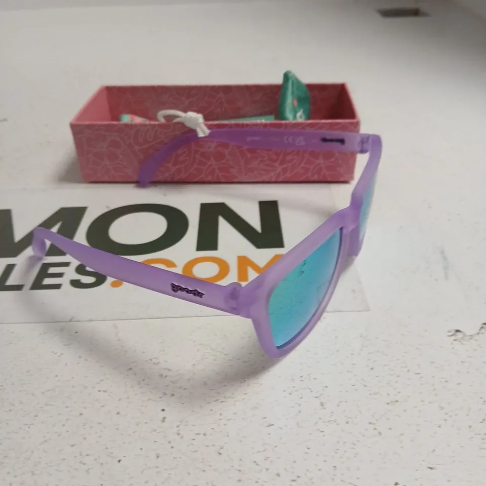 GOODR SUNGLASSES – PURPLE FRAME, TEAL MIRRORED LENSES