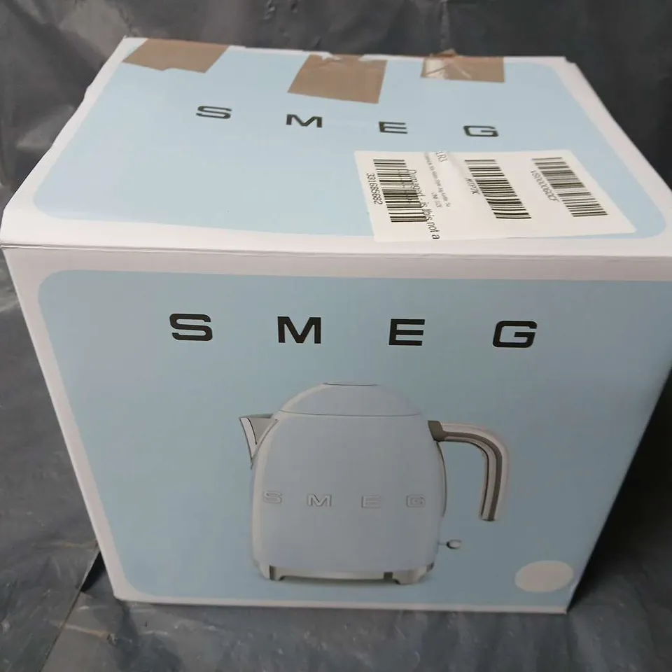 BOXED SMEG KETTLE KLF03WHUK IN WHITE