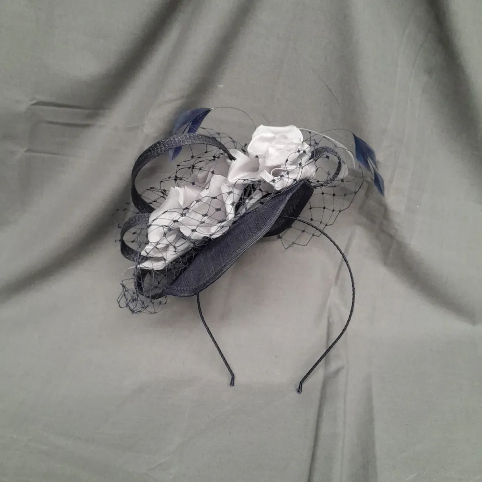 BOXED JACQUES VERT FACINATOR HAT 