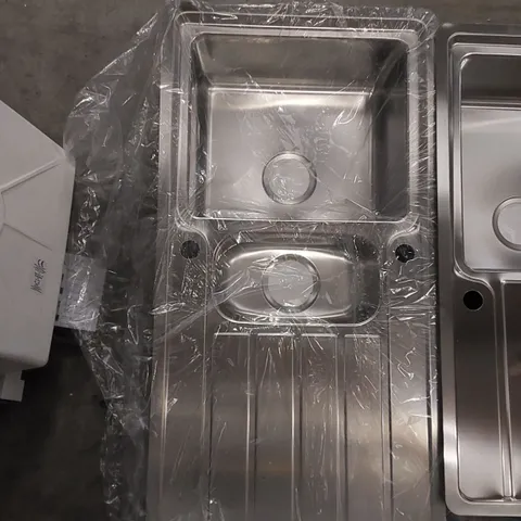 PACKAGED STAINLESS STEEL KITCHEN SINK WITH DRAINAGE BOARD