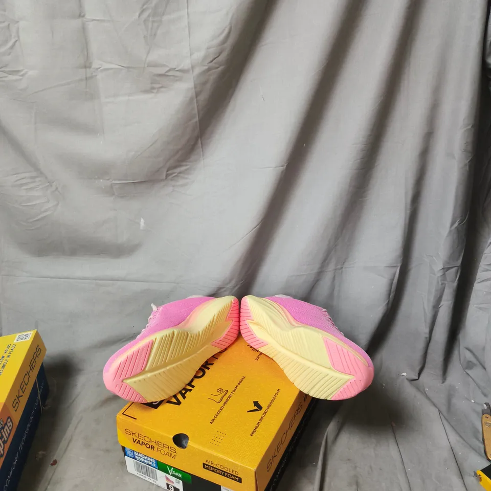 SKECHERS VAPOR FOAM WOMEN'S SNEAKERS – PINK, UK 6 (US 9)