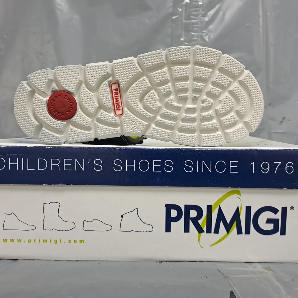 BOXED PAIR OF PRIMIGI OPEN TOE CHILDREN'S SANDALS IN BLUE/GREEN SIZE EU 34