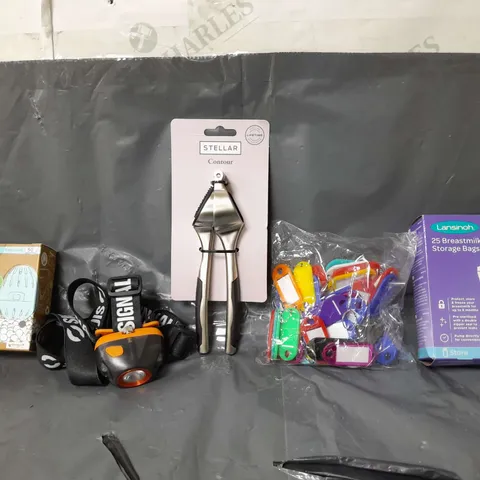 BOX OF APPROXIMATELY 14 ASSORTED ITEMS TO INCLUDE - 25 BREASTMILK STORAGE BAGS , STELLAR CONTOUR , HEAD TORCH ETC