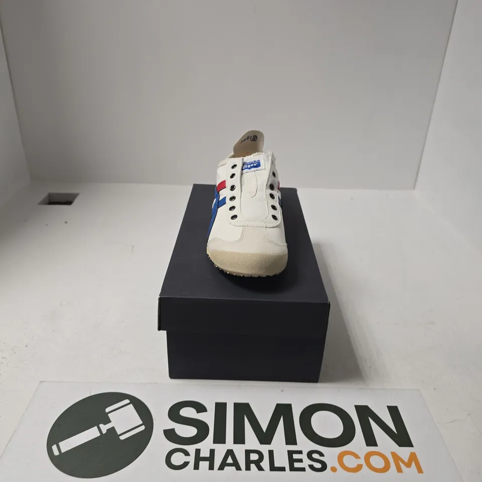 BOXED PAIR OF ONITSUKA TIGER MEXICO 66 SLIP ON SHOES SIZE UK 5.5