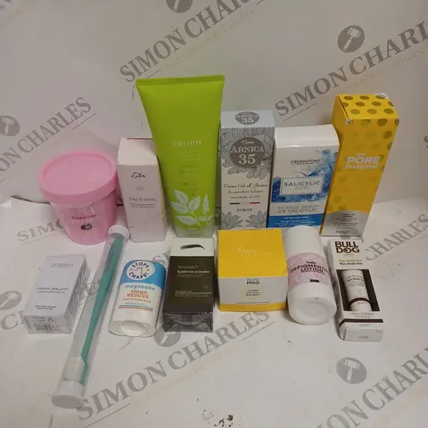 APPROXIMATELY 30 ASSORTED HEALTH & BEAUTY PRODUCTS TO INCLUDE CREIGHTONS SALICYLIC ACID, PORE PROFESSIONAL TONING FOAM, MINI MIO BUM BALM ETC