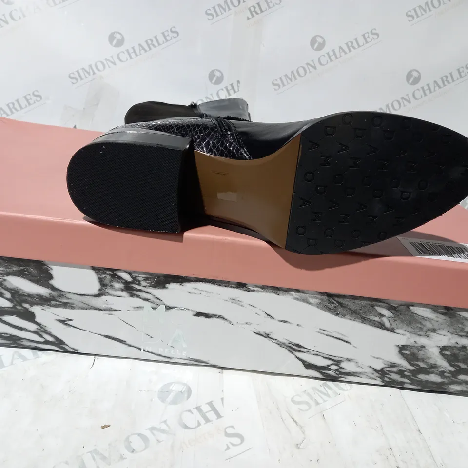 BOXED PAIR OF MODA IN PELLE TAMARRA KNEE BOOTS IN BLACK UK SIZE 7