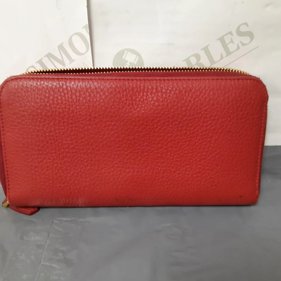 LADIES PRADA RED PURSE 
