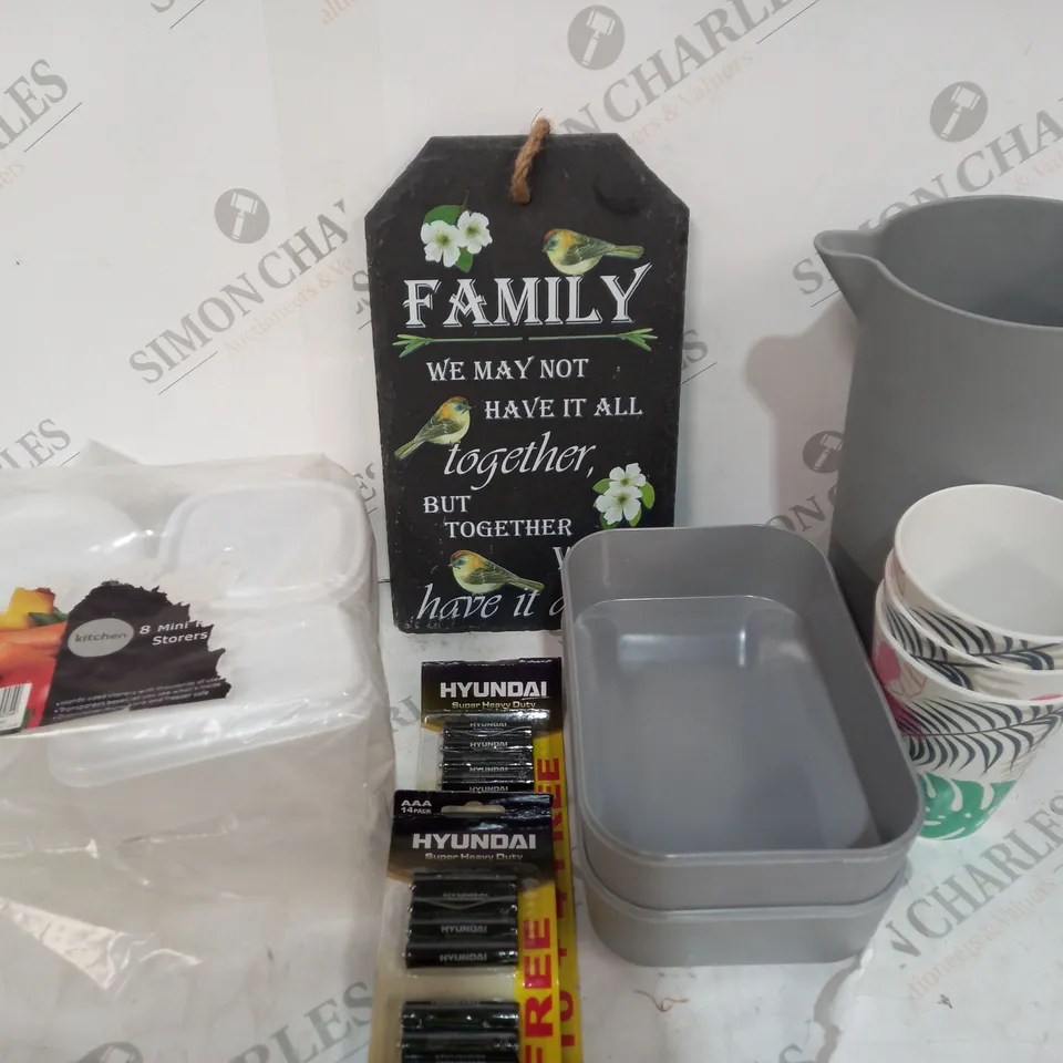 BOX OF ASSORTED ITEMS TO INCLUDE POT, JUG, TUPPERWARE ETC