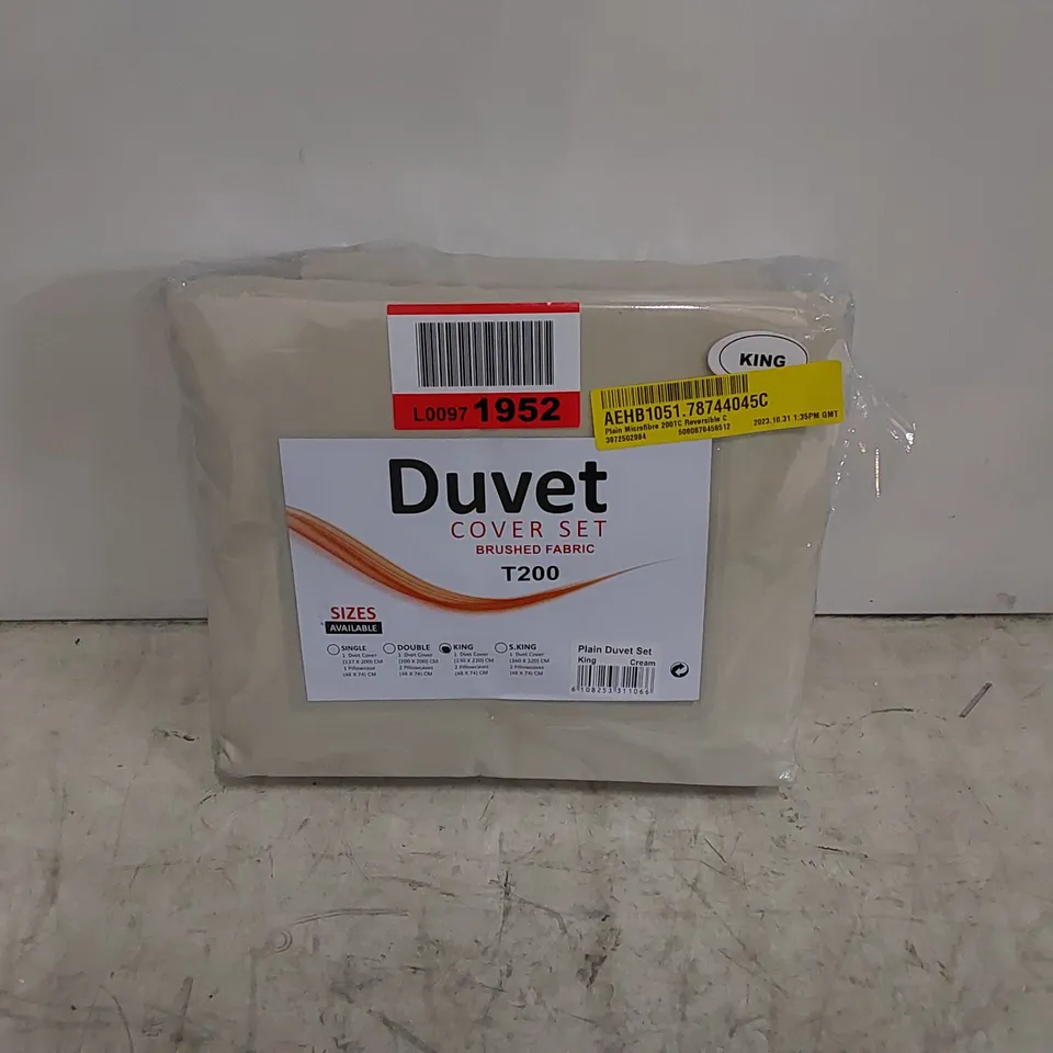 BAGGED PLAIN MICROFIBRE 200 TC REVERSIBLE DUVET COVER SET // SIZE: KING