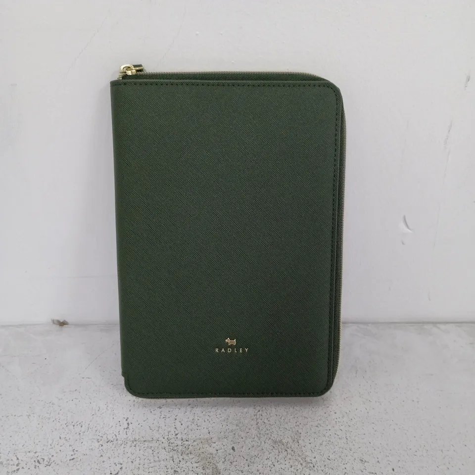RADLEY ZIP SHUT MULTI POCKETED HOLDER IN GREEN 