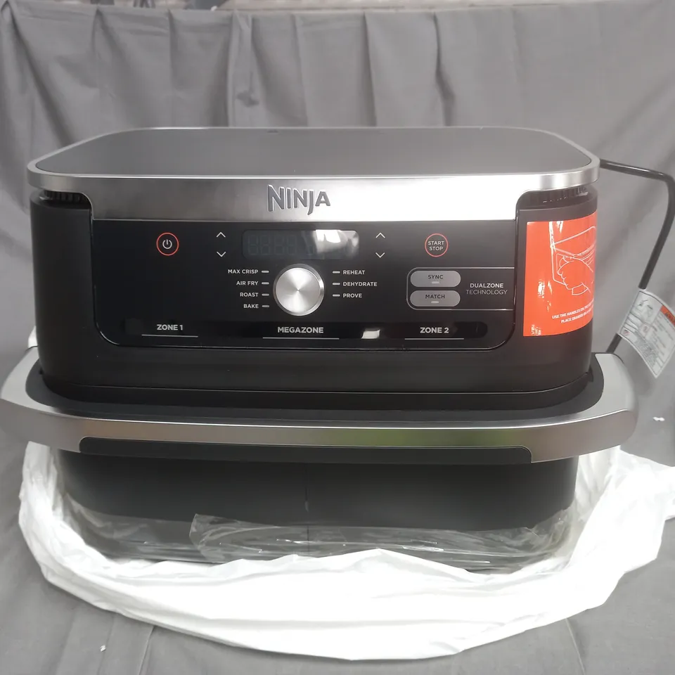 BOXED NINJA 10.4L FOODI FLEXDRAWER DUAL AIR FRYER AF500UK IN BLACK