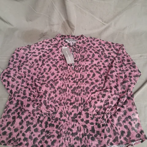 FRENCH CONNECTION ESTELLA PLEAT FRONT KEYHOLE SHIRT IN FOXGLOVE SIZE 12