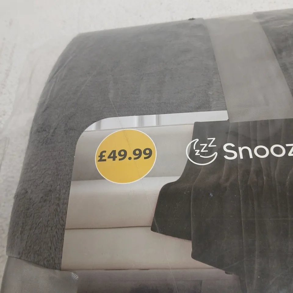 SNOOZEVILLE THROW – SOFT & COSY, 150 X 200 CM, GREY