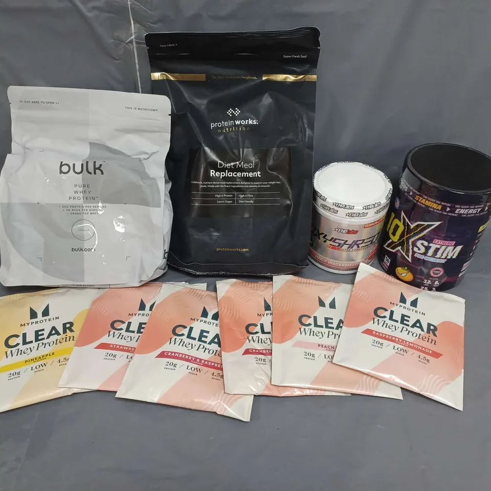 LOT OF APPROXIMATELY 10 PROTEIN POWDER SUPPLEMENTS. VARIOUS FLAVOURS AND SIZES
