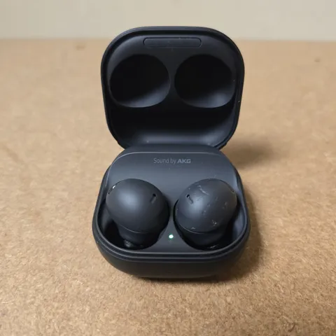 SAMSUNG SM-R510 EARBUDS IN BLACK