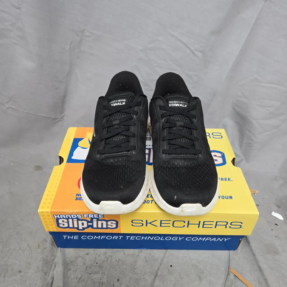SKECHERS HANDS FREE SLIP-INS TRAINER – BLACK, UK 3.5