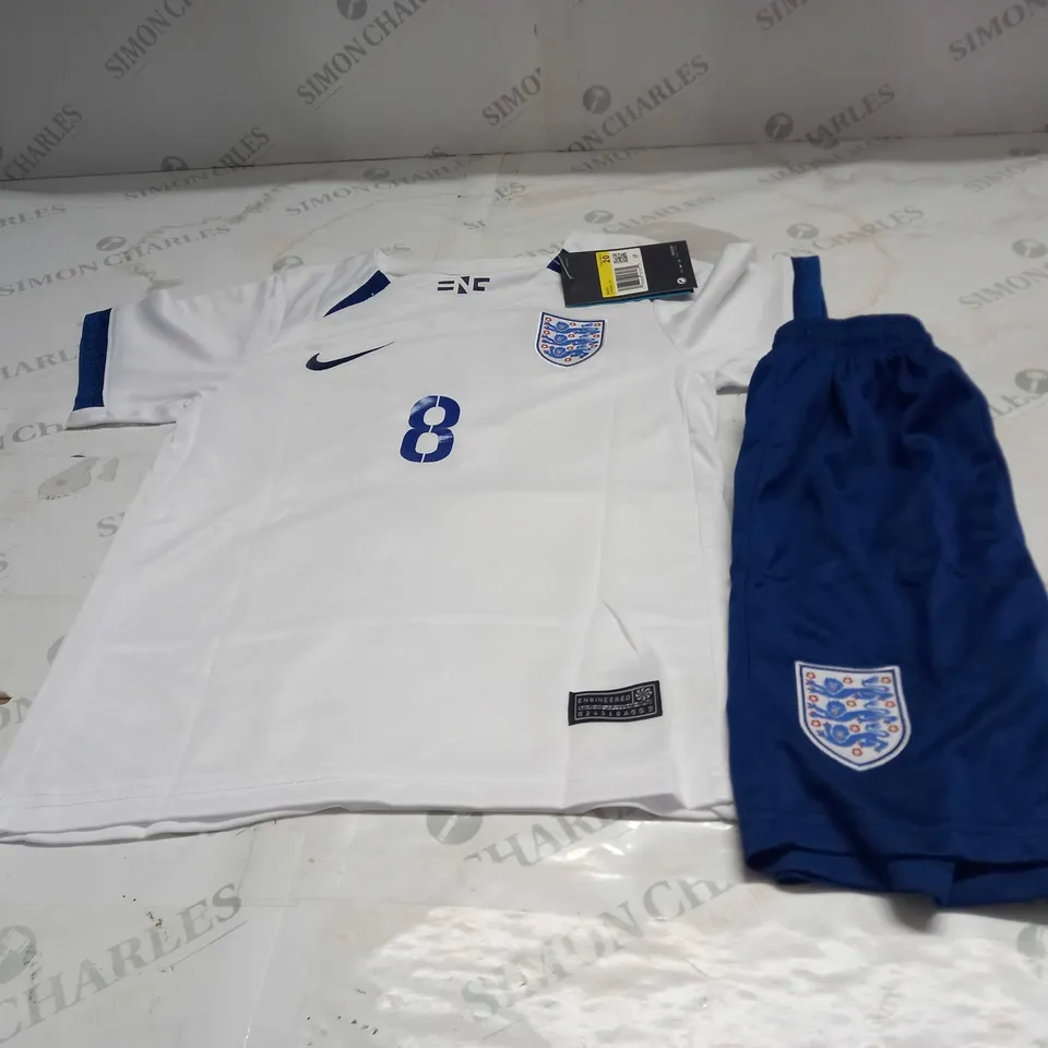 ENGLAND FC HOME KIT WITH STANLEY 8 ON THE BACK SIZE 20