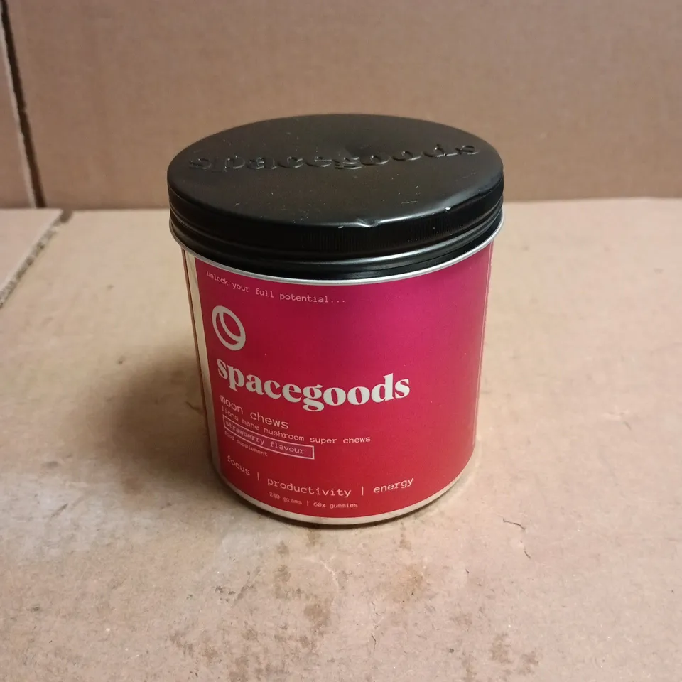 SPACEGOODS MOON CHEWS STRAWBERRY FLAVOUR 60 GUMMIES