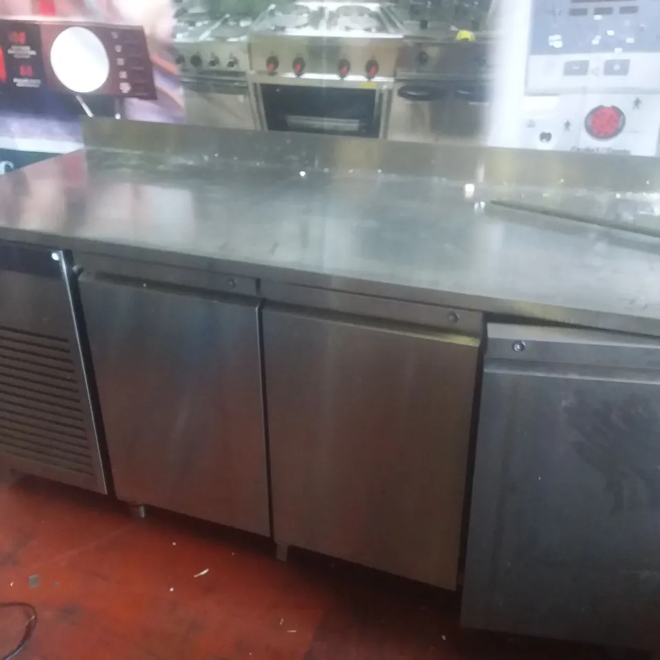 FOSTER ECO PRO G2 PREP TABLE WITH UNDERCOUNTER FRIDGES