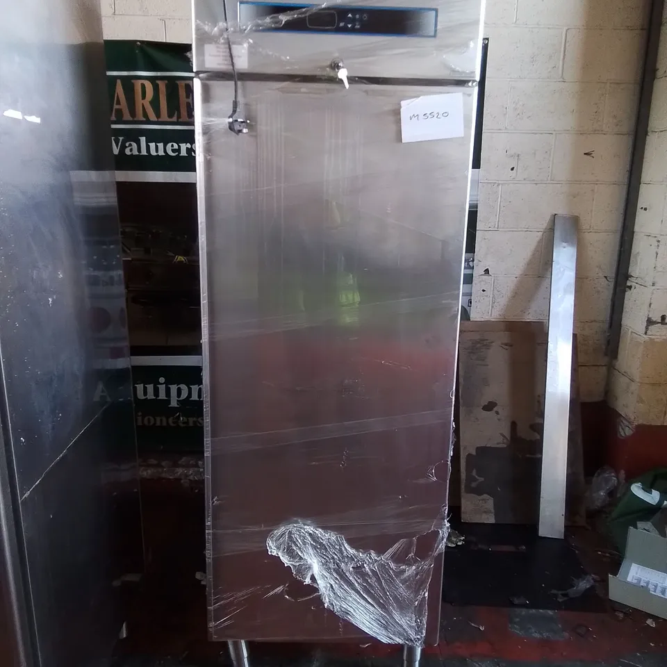 COMMERCIAL ONE DOOR STAINLESS FOOD CHILLING/FREEZER UNIT 