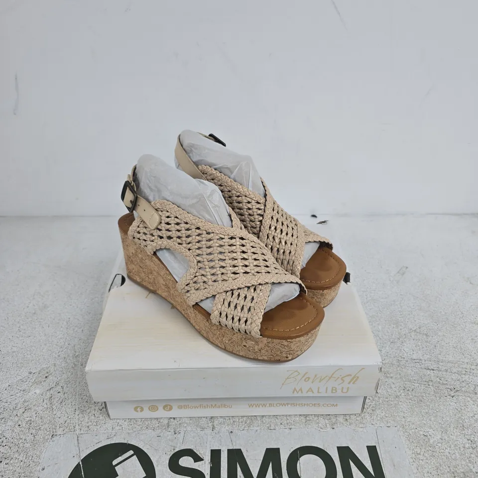 BLOWFISH MALIBU SANDALS – WOVEN LEATHER LOOK, UK 7 (BOXED)