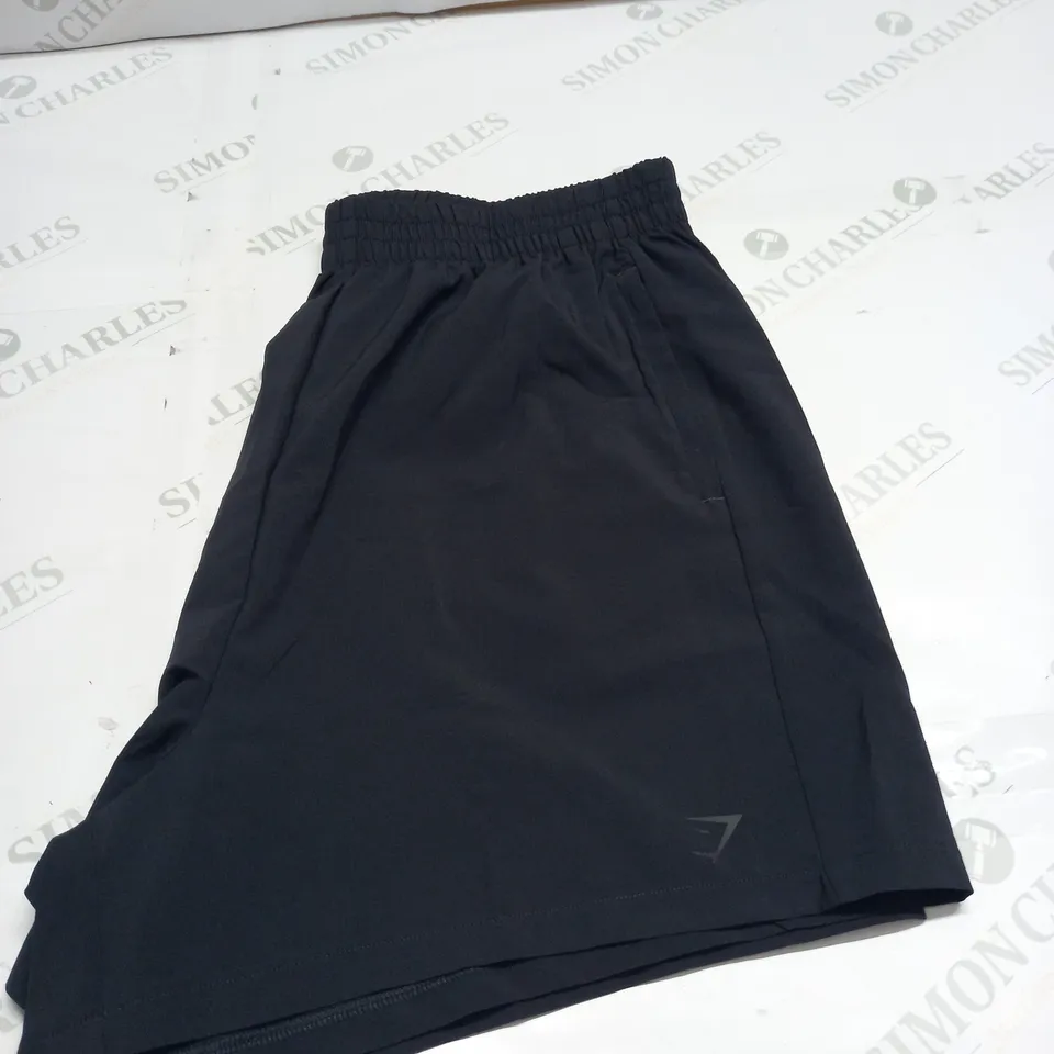 GYMSHARK TRAINING SHORTS SIZE M