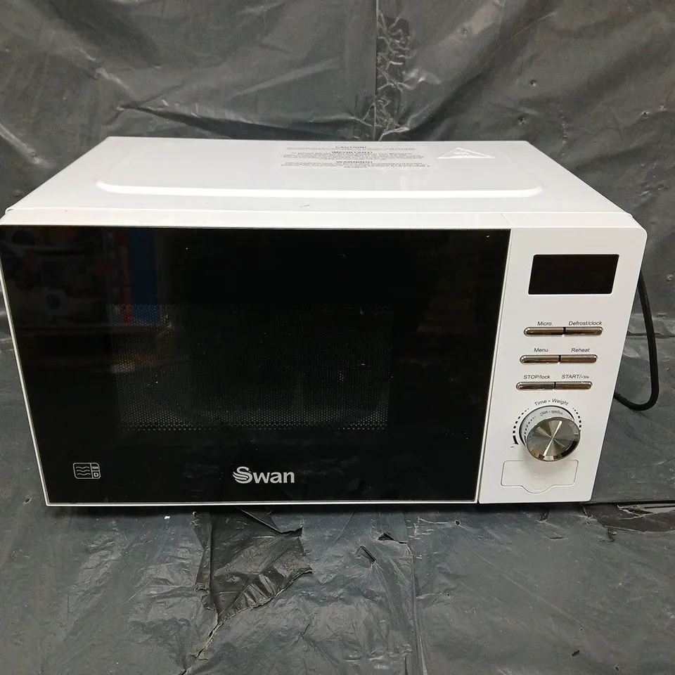 SWAN 20L 700W DIGITAL MICROWAVE - WHITE - COLLECTION ONLY 
