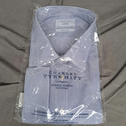 CHARLES TYRWHITT NON IRON SHIRT IN NAVY BENGAL CLASSIC SIZE 37"