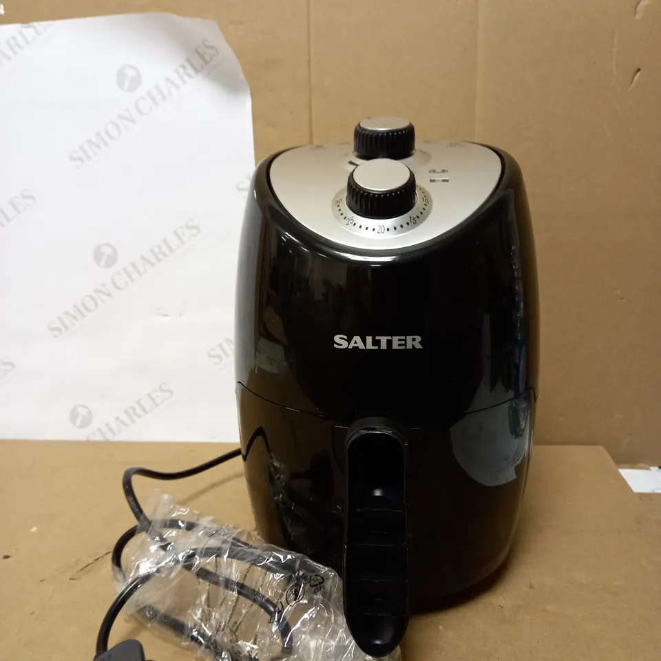 SALTER EK2817 COMPACT HOT AIR FRYER 