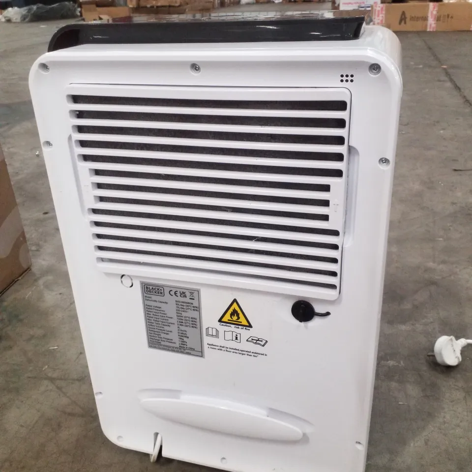 BLACK & DECKER 30L DEHUMIDIFIER - BXEH60008GB - COLLECTION ONLY