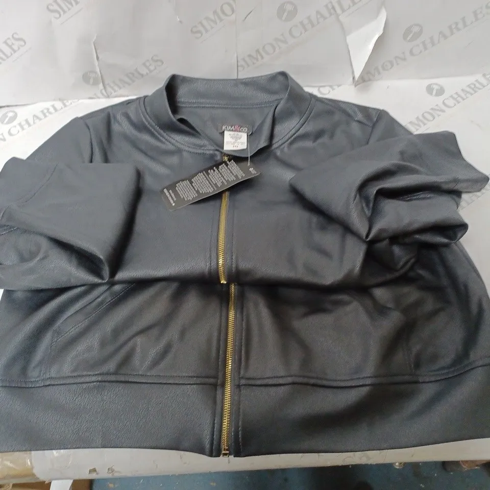 APPROXIMATELY 10 CLOTHING INCLUDING: JACKETS (ALL OF DIFFERENT SIZES AND COLOURS)