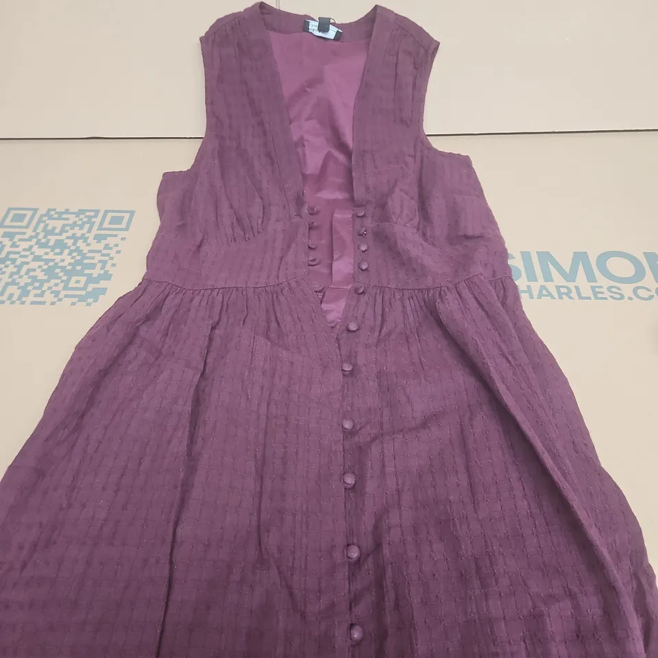 NOBODY'S CHILD SLEEVELESS STARLIGHT MIDI DRESS - SIZE 8
