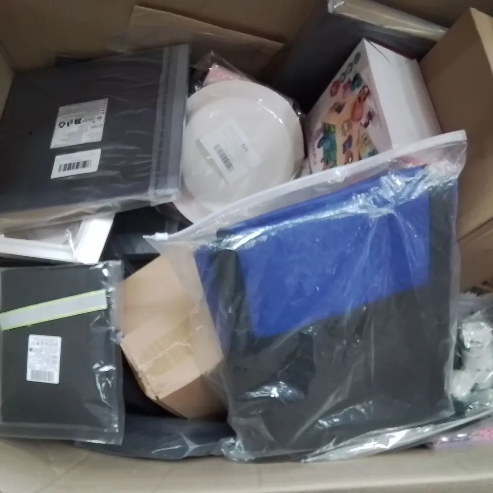 PALLET CONTAINING VARIOUS ASSORTED HOUSEHOLD ITEMS TO INCLUDE:  PHOTO ALBUMS, PART BANNERS, PHONE CASES ETC.
