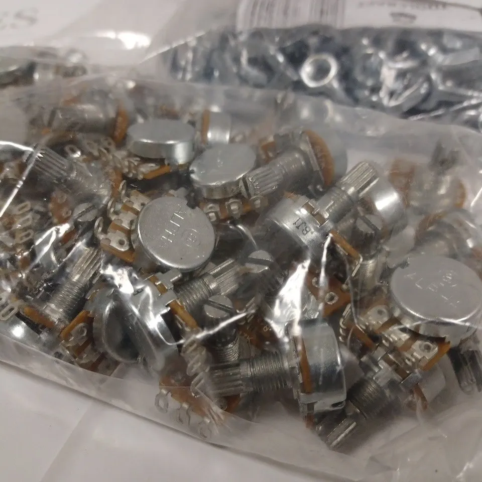 LOT OF ASSORTED ITEMS TO INCLUDE TRUCONNECT OPEN JACK SOCKETS, WINGNUTS AND PANEL NUTS