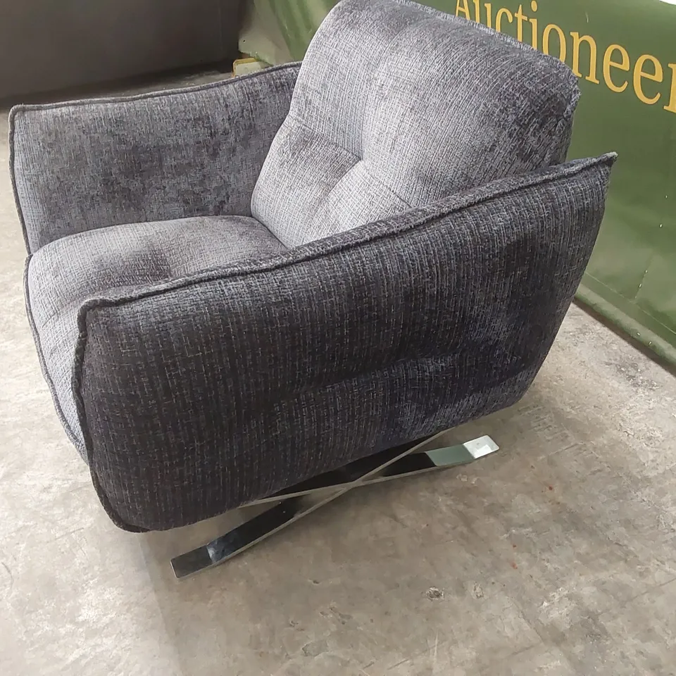 QUALITY DESIGNER ITALIAN MADE SEVILLE FABRIC UPHOLSTERED ARMCHAIR