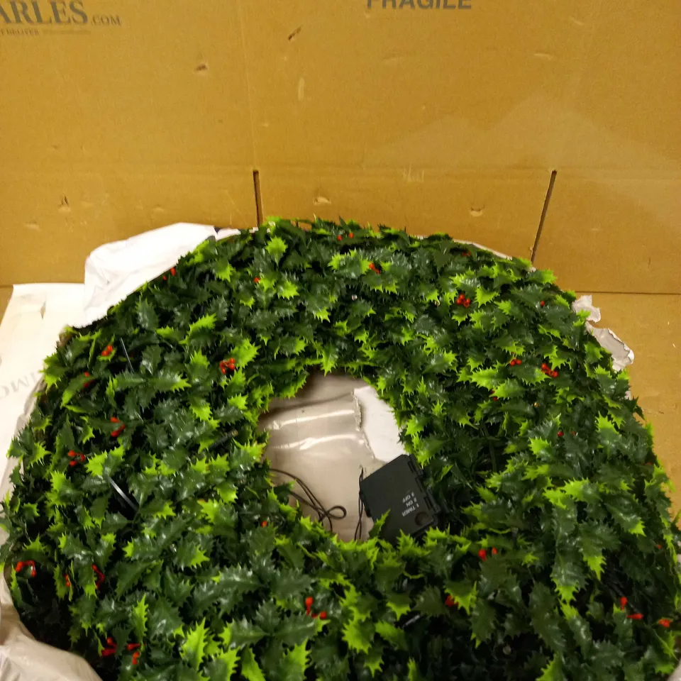 GARDEN REFLECTIONS PRE-LIT HOLLY WREATH