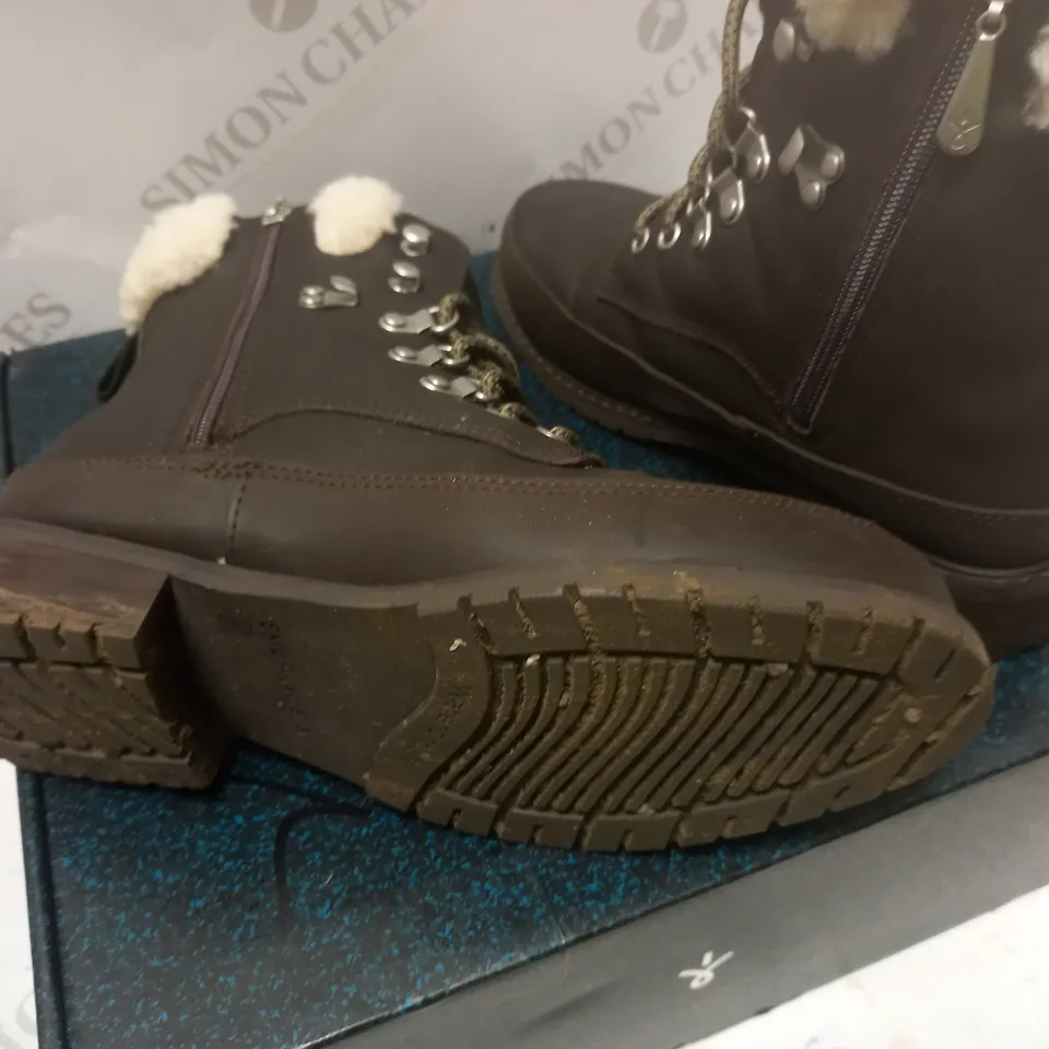 BOXED OKAB ESPRESSO FURRY BOOTS - SIZE 7