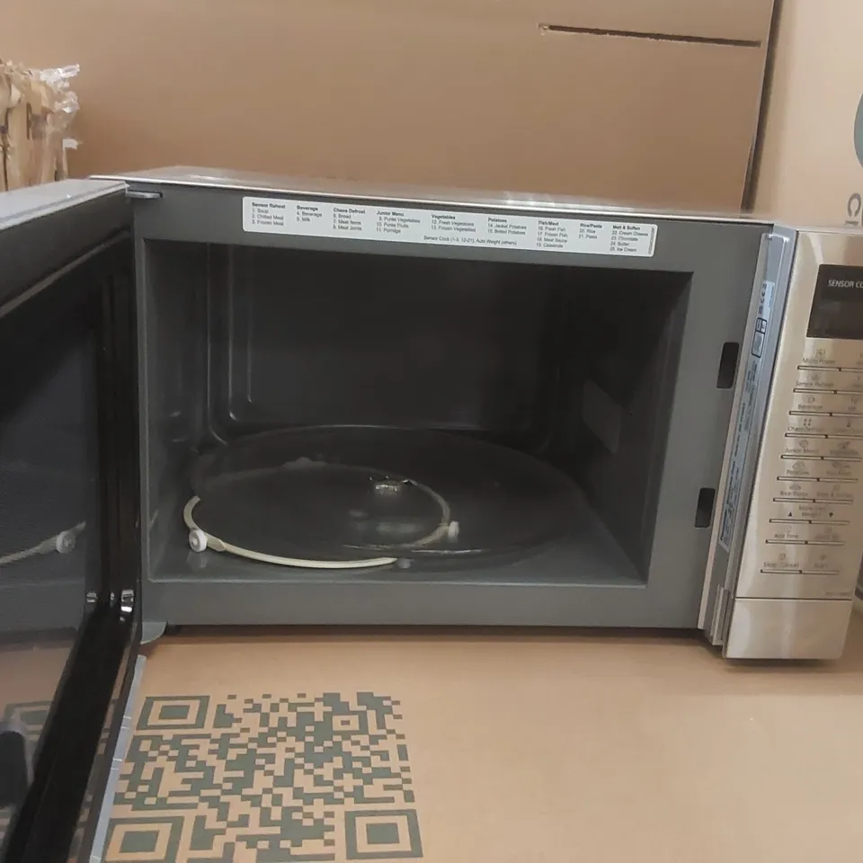 BOXED PANASONIC NN-ST48KS 32L 1000W MICROWAVE OVEN