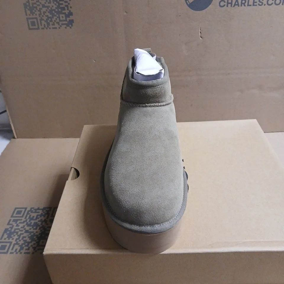UGG GREY SUEDE ANKLE BOOTS WITH SHEARLING TRIM AND THICK PLATFORM SOLE BOXED UK 7