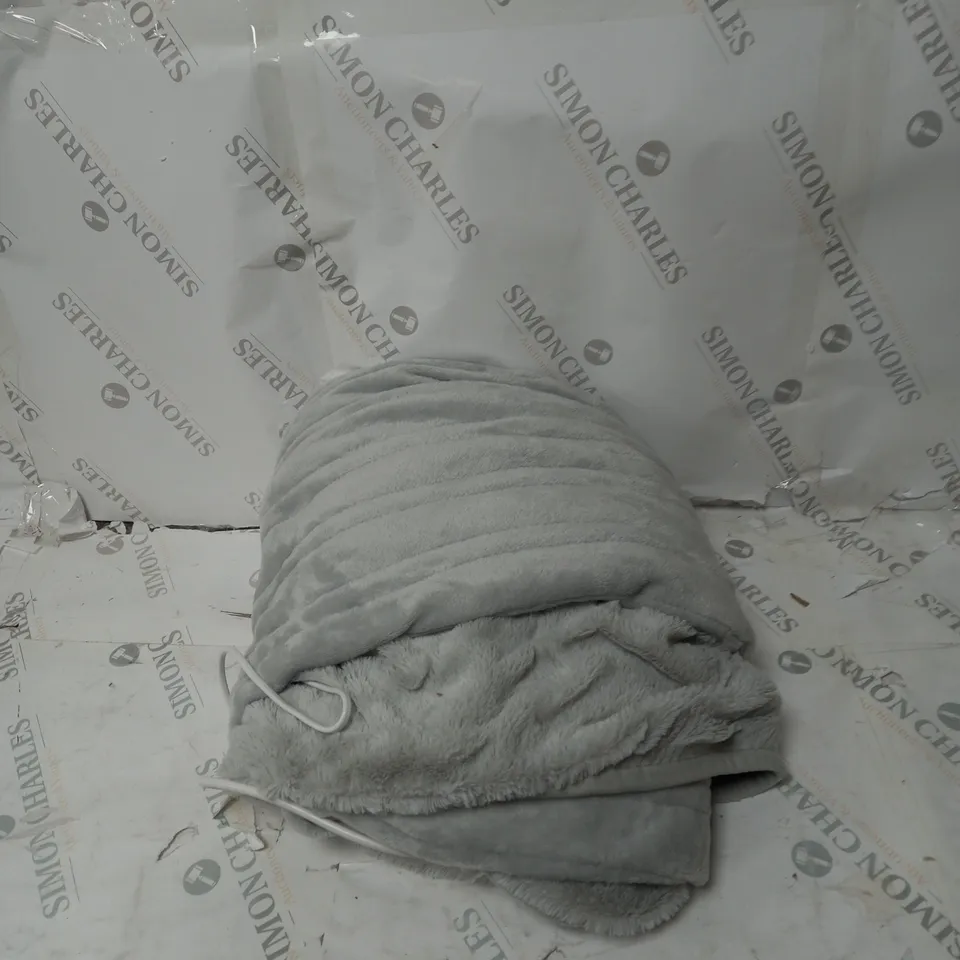 BOXED COZEE HOME VELVETSOFT HEATED THROW IN LIGHT GREY