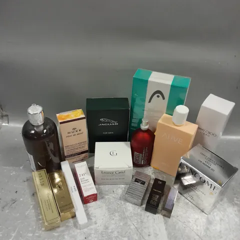 APPROXIMATELY 12 ASSORTED COSMETIC PRODUCTS TO INCLUDE - DIESEL EAU DE TOILETTE - CLAIRINS 741V MATTE LIPSTICK - LEONOR GREYL MODELLING AND SCULPTING BALM - ETC