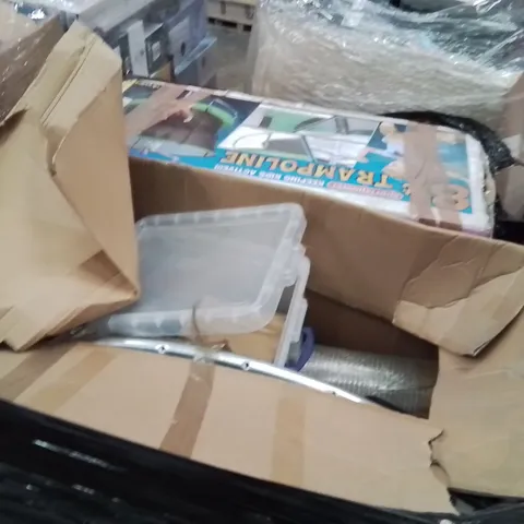 PALLET OF GARDEN PRODUCTS TO INCLUDE;TRAMPOLINES