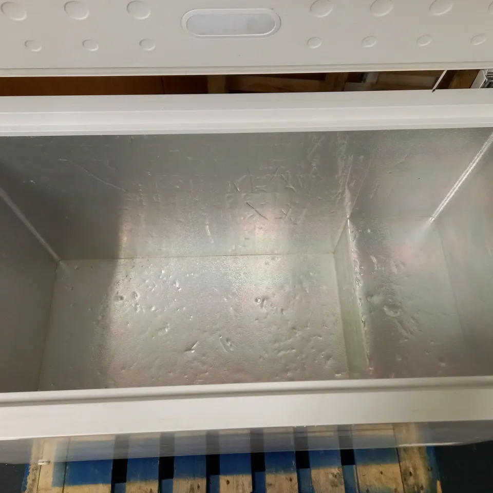 ZANUSSI ZCAN38FW1 FREESTANDING STATIC CHEST FREEZER, 371L CAPACITY, WHITE- collection only