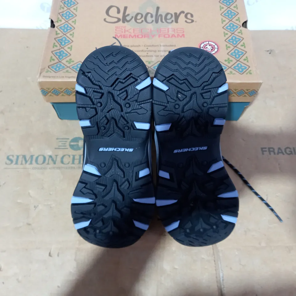 BOXED PAIR OF SKECHERS BOOTS - SIZE 7