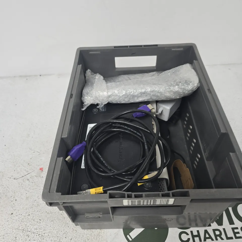 TOTE OF APPROXIMATELY 9 ASSORTED ITEMS TO INCLUDE: BT ROUTER