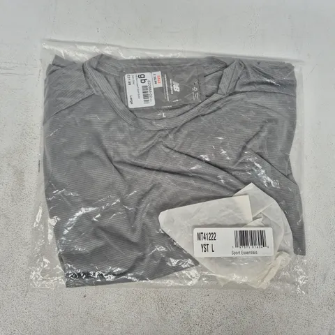 BAGGED NEW BALANCE SPORT ESSENTIAL T-SHIRT IN GREY SIZE LARGE