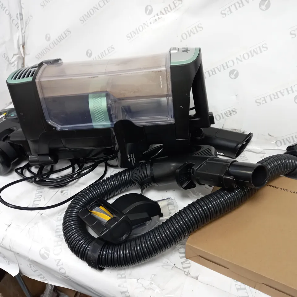 SHARK STRATOS UPRIGHT VACUUM CLEANER WITH PET-TOOL & CAR KIT NZ860UK